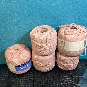 196g Berroco Suede Yarn Made in Italy Color 3792 Soft Pink